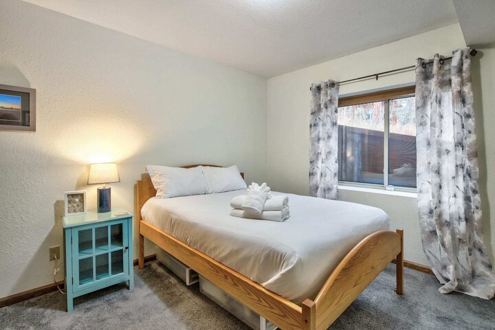 5BD Mountain Getawayhot Tub & Foosball