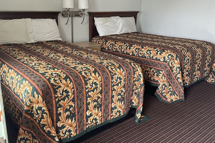 Room 11 of 18