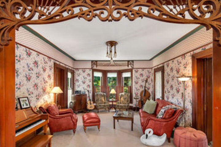 White Swan Inn Bed & Breakfast