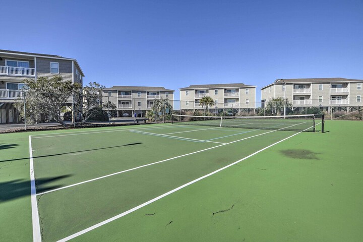 Sunny Condo - Private Ocean Isle Beach Access!