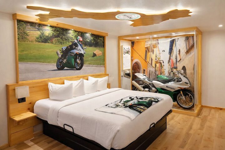 Motorcycle Inn