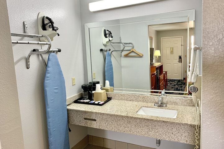 Room 17 of 25