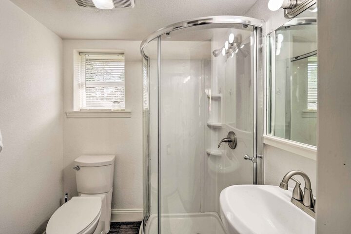 Cozy Ferndale Studio on 20-acre Working Farm!
