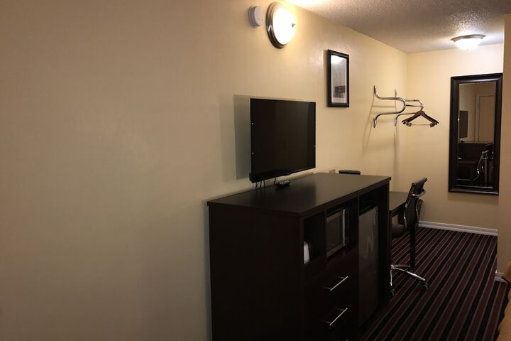 Room 11 of 31