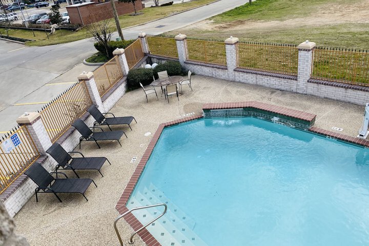 Pool 4 of 31