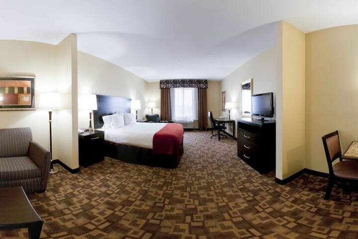 Holiday Inn Express & Suites Snyder by IHG