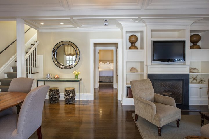 Room 6 of 42