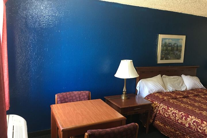 Room 24 of 46