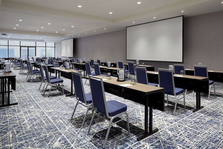 DoubleTree by Hilton Montreal