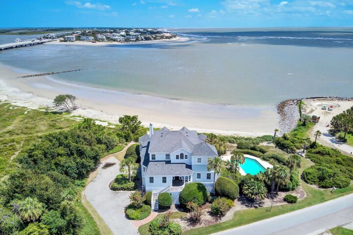 Haven by Avantstay Luxury Beachfront Home w / Pool & Gorgeous Patios