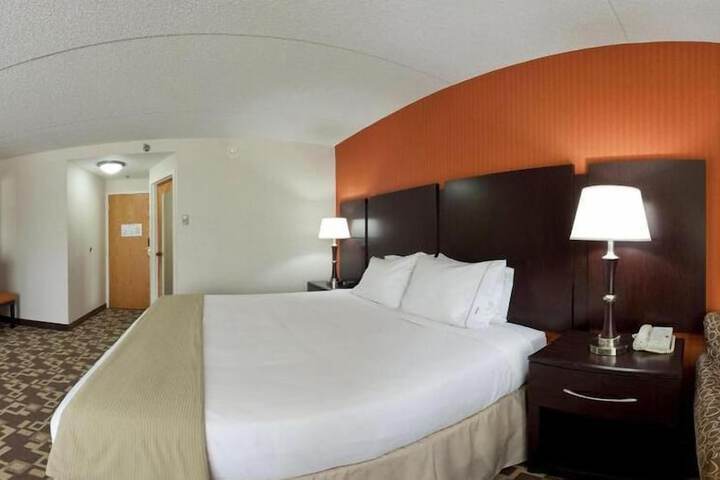 Room 15 of 38