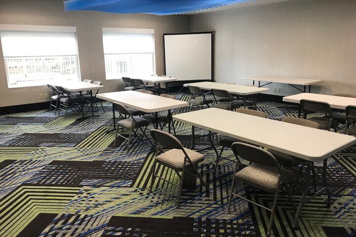 Holiday Inn Express Hotel & Suites Seaside-Convention Center by IHG
