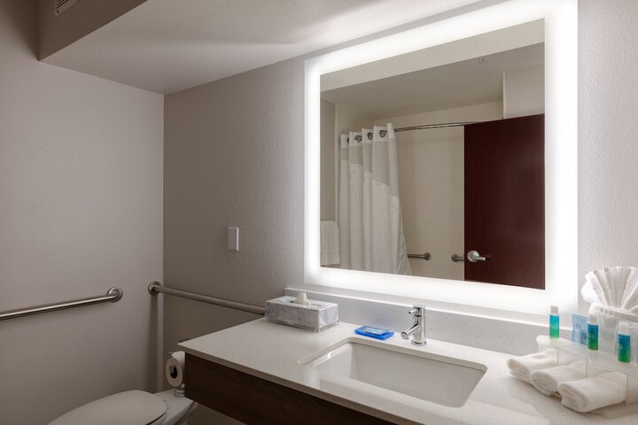 Room 20 of 64