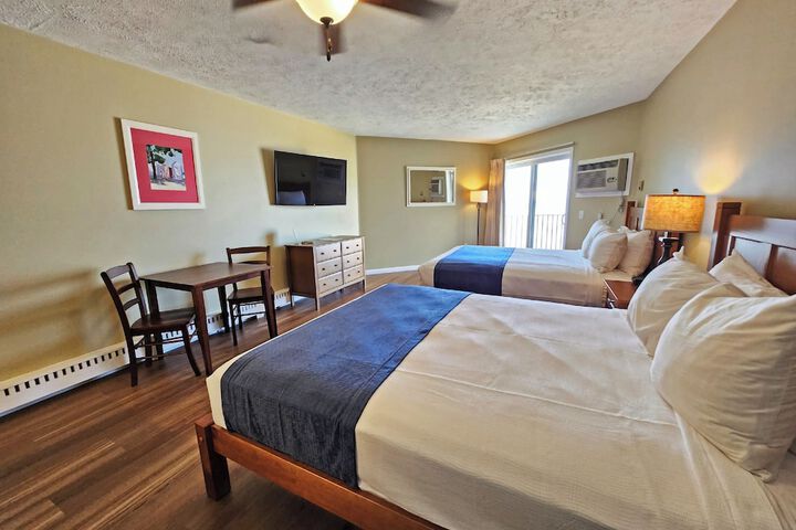 Pointes North Beachfront Hotel – 2 Person Spa Tub Studios