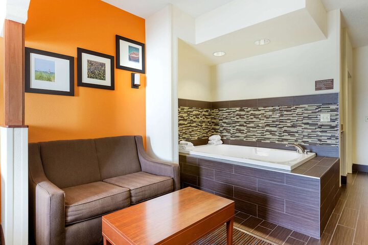 Room 14 of 48