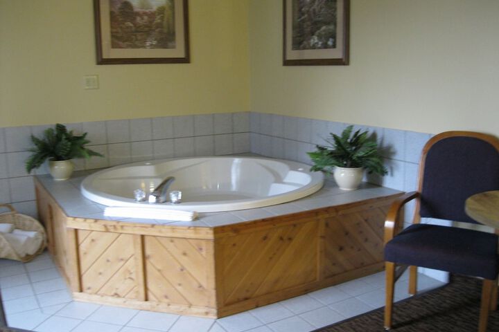 Hot Tub 47 of 48