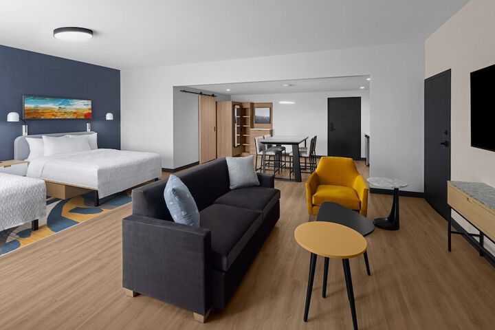 Room 30 of 42