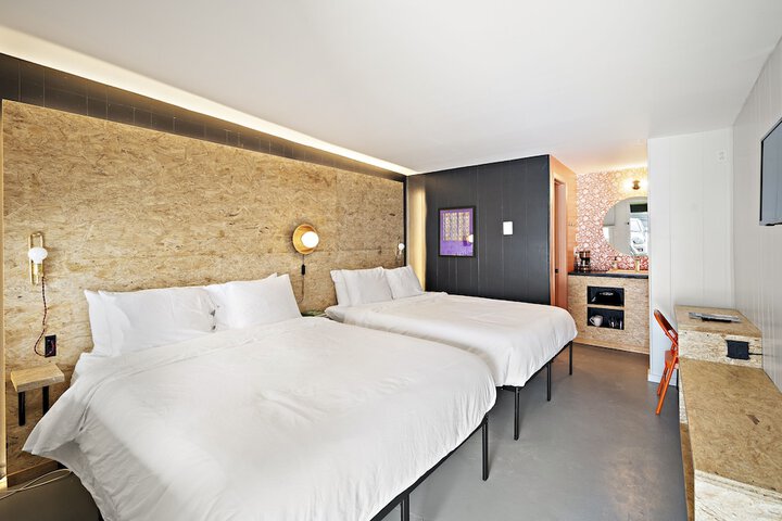 Room 19 of 44