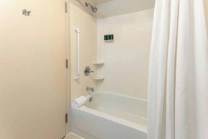 Room 16 of 46