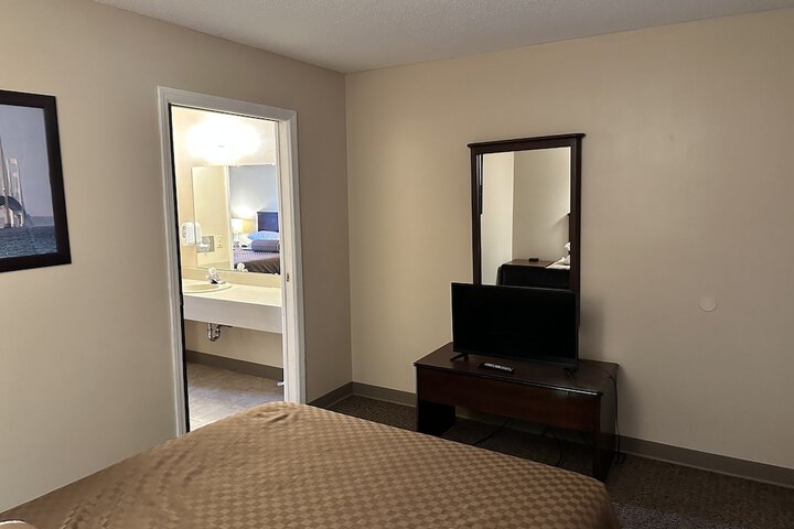 Room 26 of 60