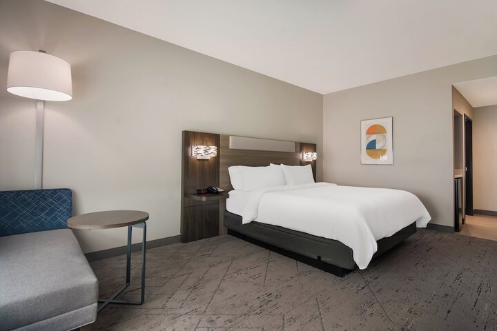 Holiday Inn Express & Suites Springdale Fayetteville Area by IHG