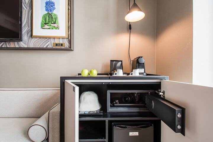 Room 15 of 43
