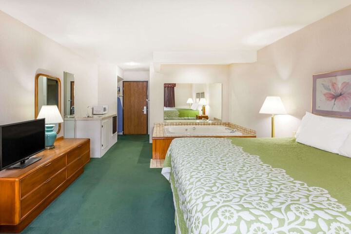 Room 20 of 27