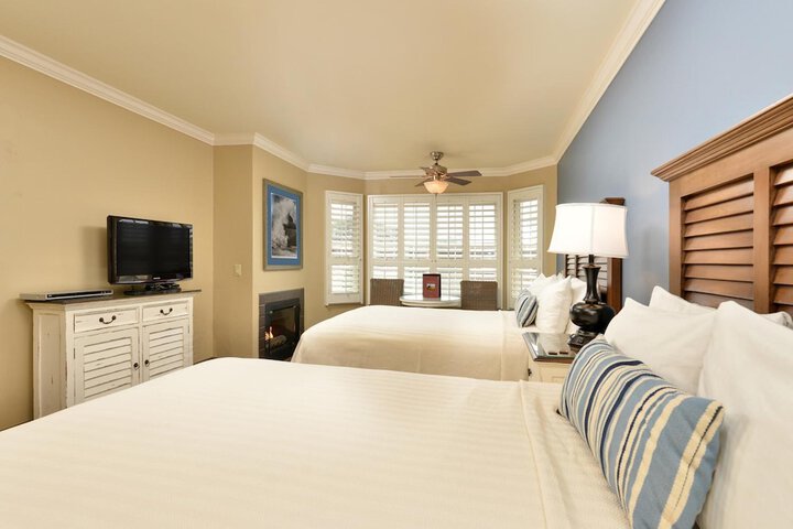 Sand Pebbles Inn