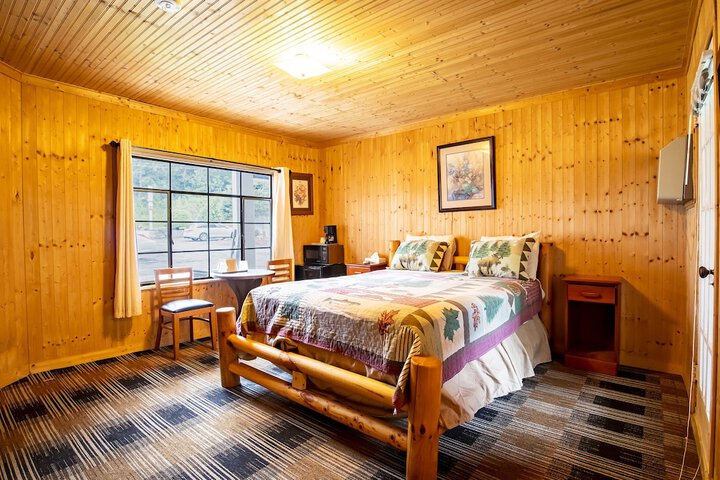 Lloyds on the River Country Inn by OYO
