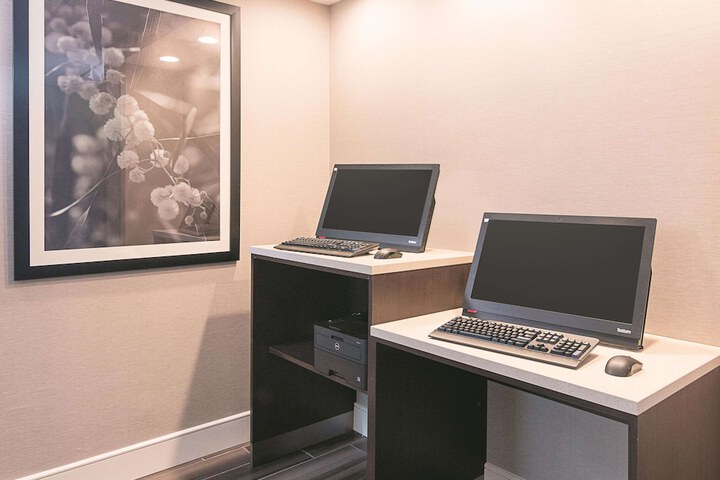 La Quinta Inn & Suites by Wyndham Atlanta Conyers