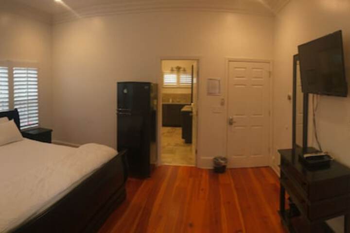 Room 33 of 35