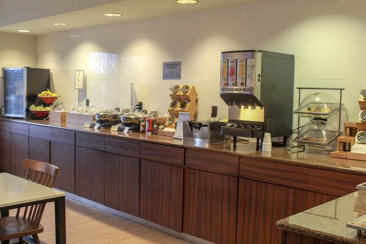 Breakfast/Coffee Service 29 of 33