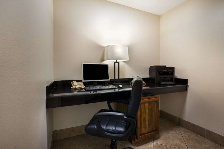 Business Center 29 of 29