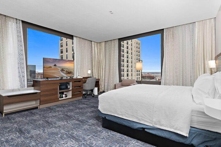 Room 8 of 40