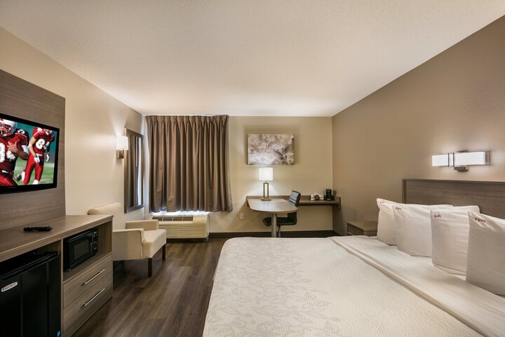 Red Roof Inn PLUS+ Boston - Logan