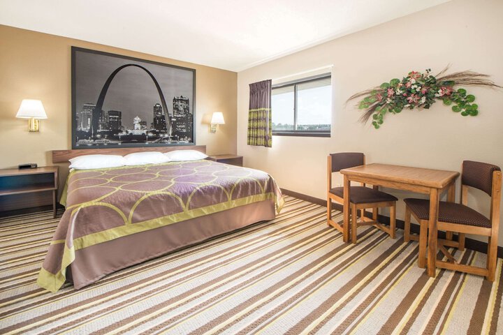 Room 7 of 14
