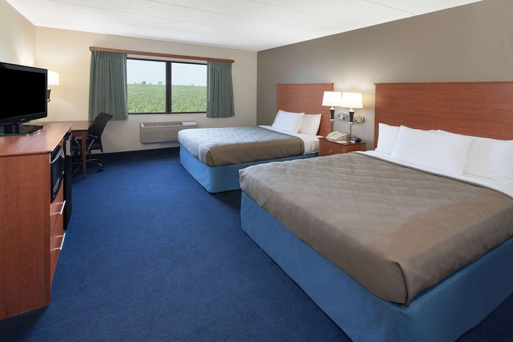AmericInn by Wyndham Webster City