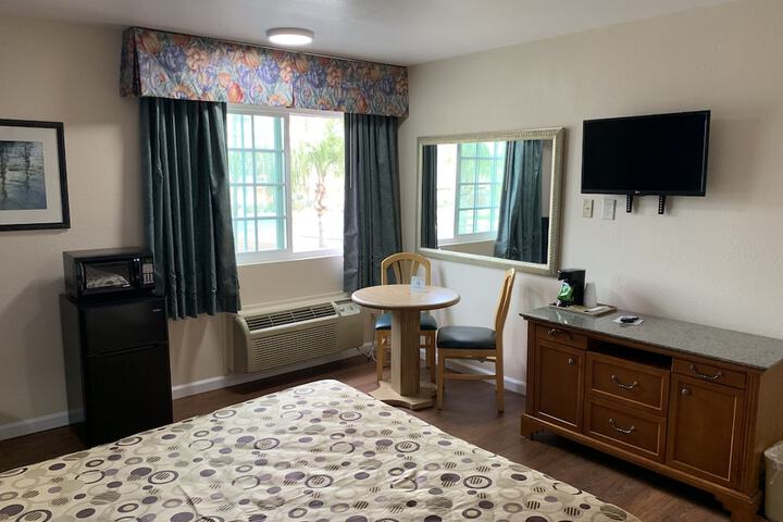 Room 35 of 40