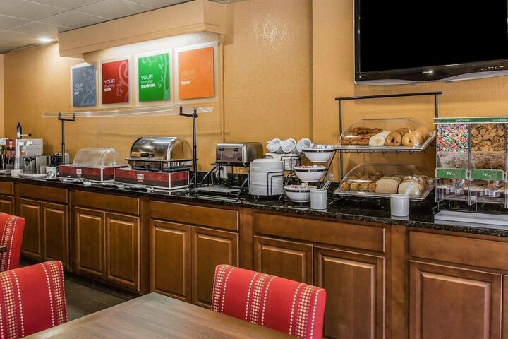 Breakfast/Coffee Service 42 of 45