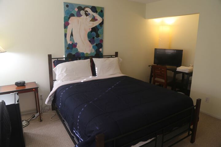 Room 13 of 33