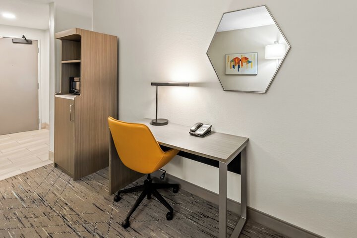 Holiday Inn Express & Suites Hebron - Cincinnati Airport by IHG