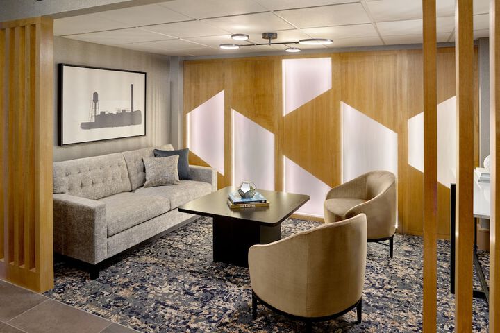 Lounge 59 of 62