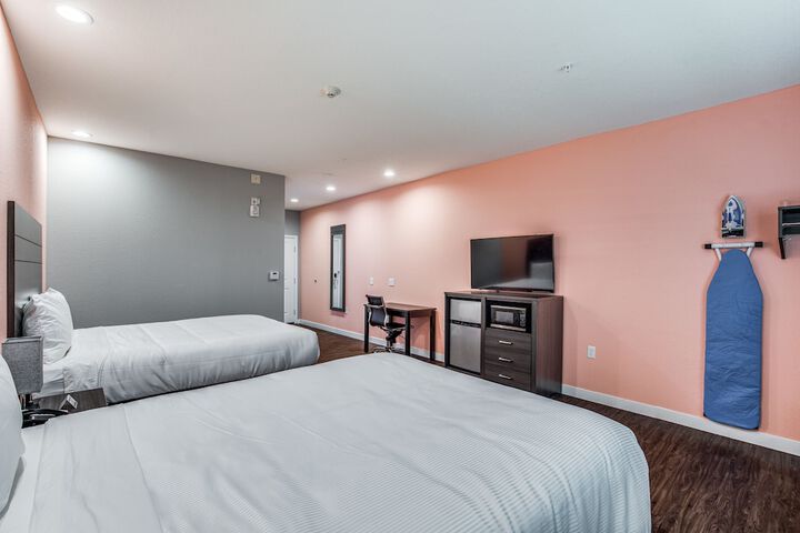 Room 33 of 43
