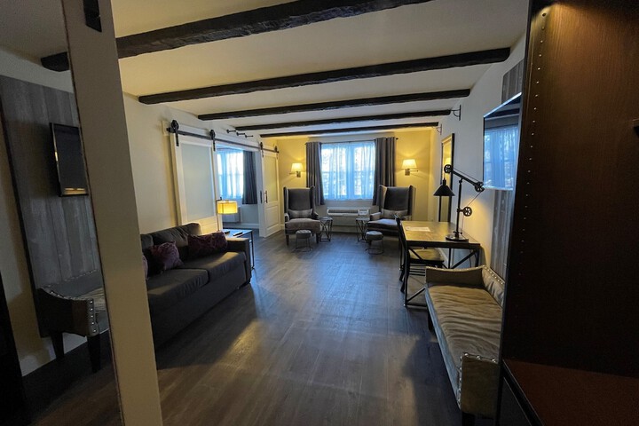 Room 56 of 91