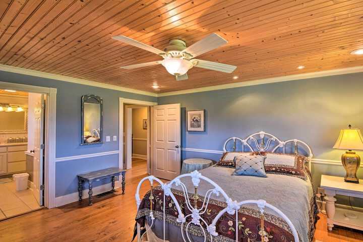Serving Southern Charm at This Clarkesville House!