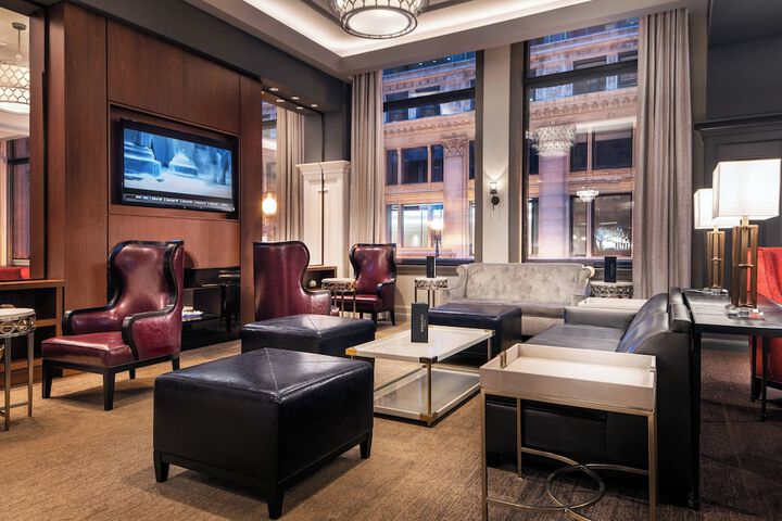 Lounge 69 of 79