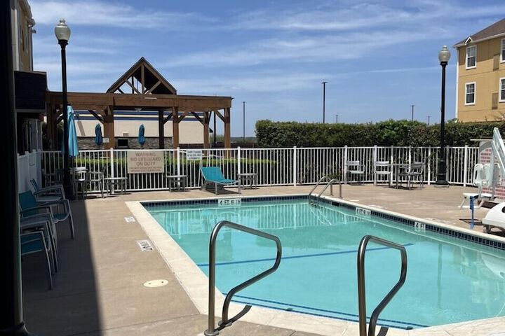 Pool 4 of 33
