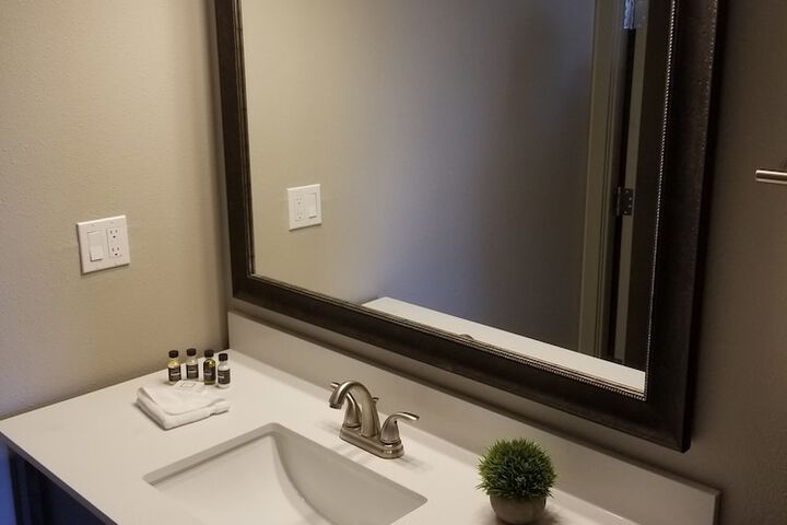 Room 12 of 15