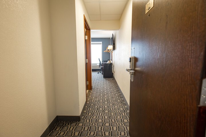 Room 27 of 61