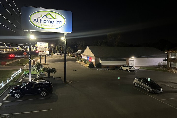 Hotel 2 of 92